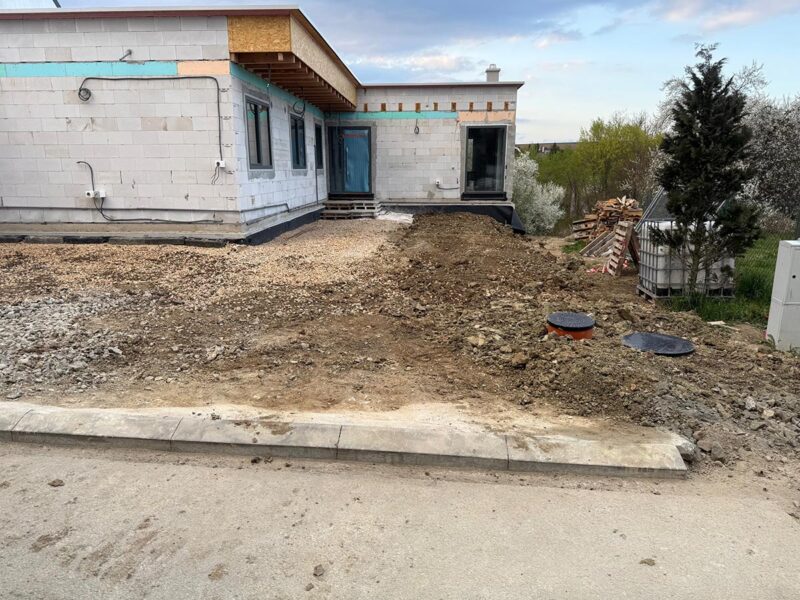  - Pripojkyrn.sk - Kanalizačné prípojky, vodovodné prípojky, zemné a výkopové práce - Zemné a výkopové práce, kanalizačné prípojky, vodovodné prípojky, výkopy základov domov, úprava terénu